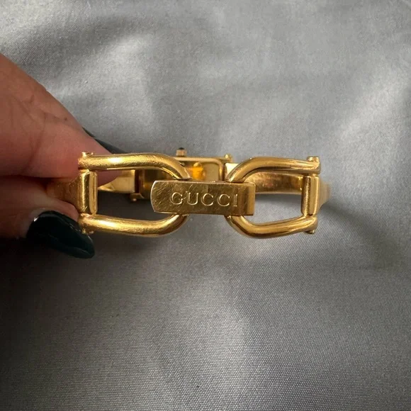 Gucci 1500L Bangle Watch - gold and black - Picture 4 of 9